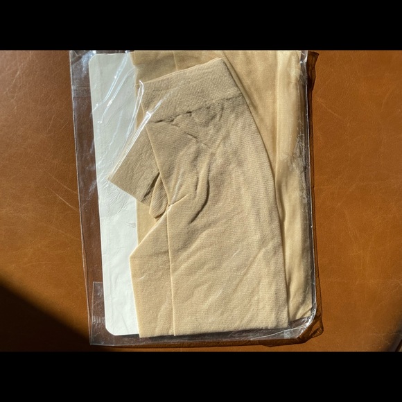 💝Free w Purchase💝Sheer Nude Tights - Picture 2 of 2